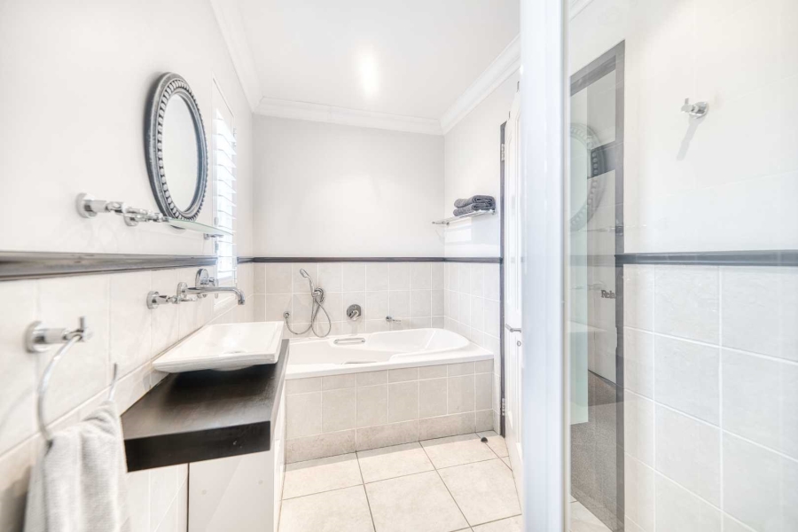 4 Bedroom Property for Sale in Hermanus Heights Western Cape